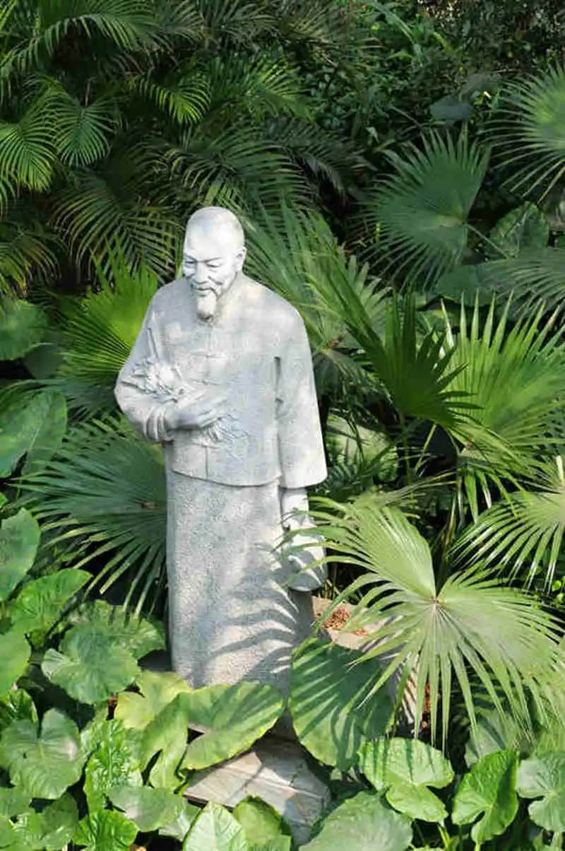 王老吉，身子唔妥快快飲，不良癥狀一碗甩