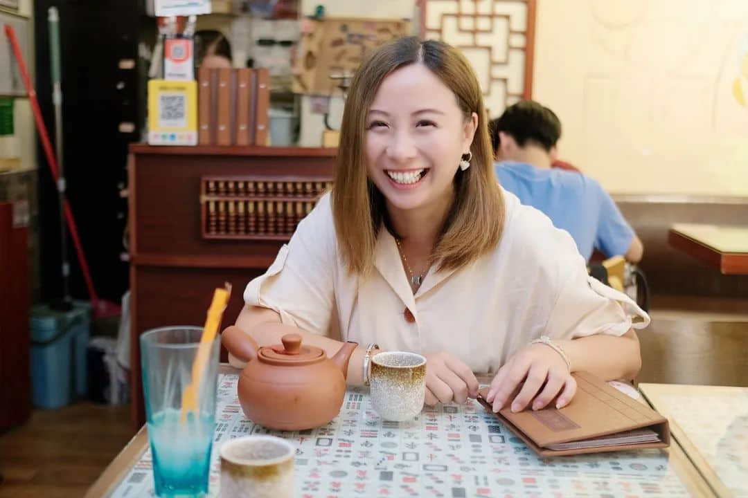 廣州80后女生在天河CBD織夢，只為重溫童年時(shí)的街坊茶樓