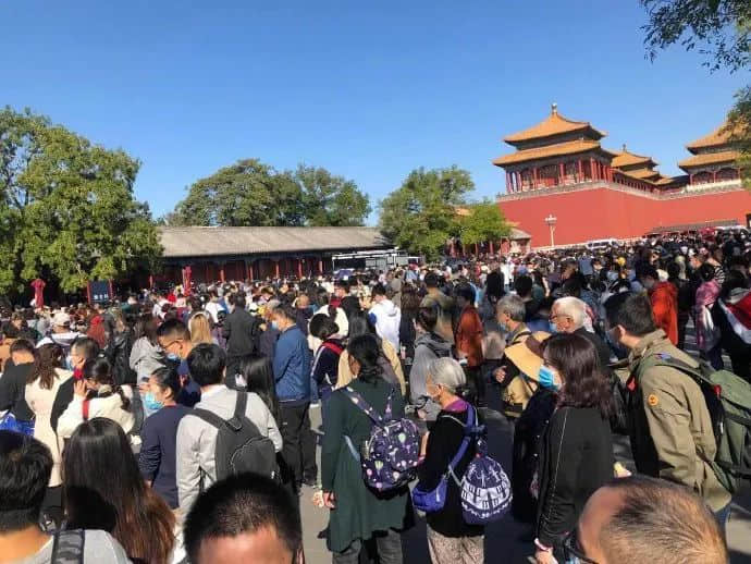 國慶出游VS在家8天，哪個更后悔？