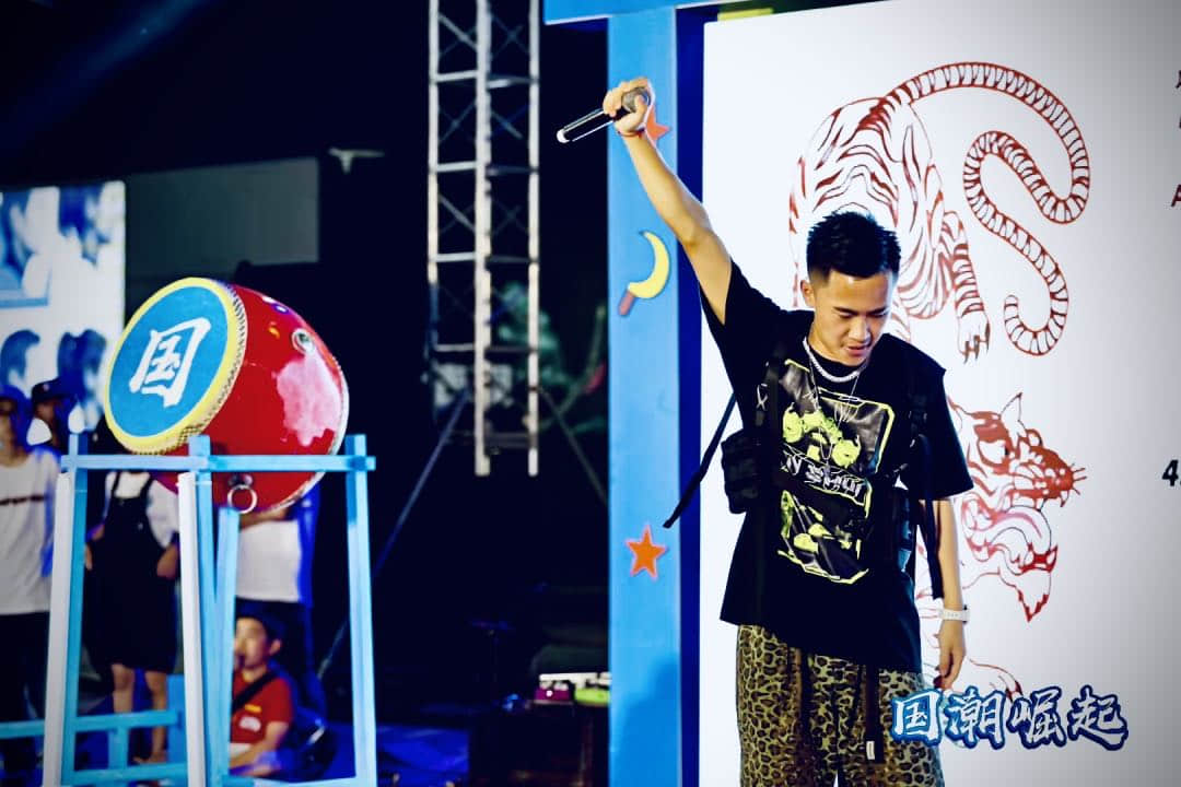 秦歌，說唱歌手，擅長Boombap