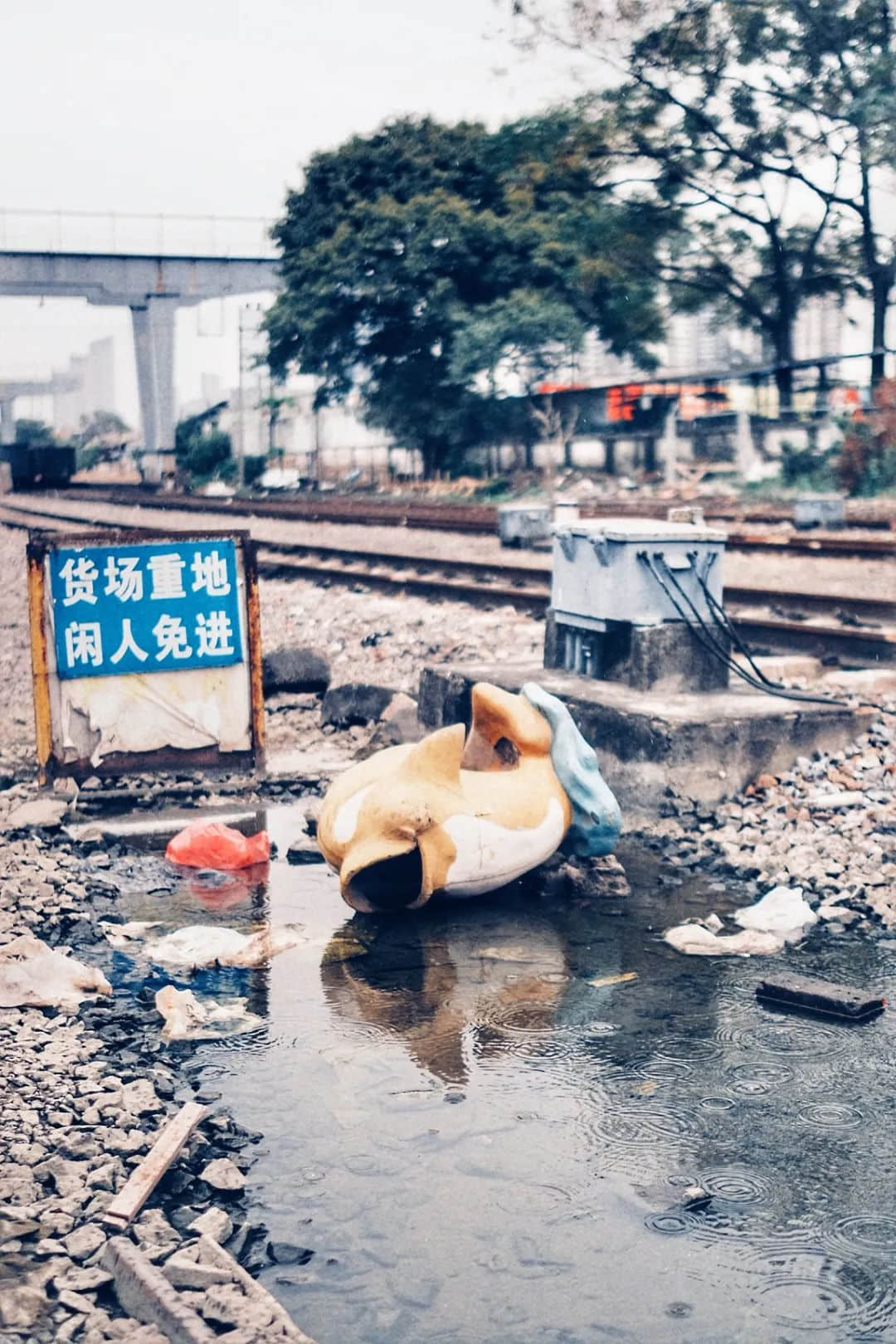 時(shí)光被凝固了的石圍塘火車站 時(shí)光被凝固了的石圍塘火車站