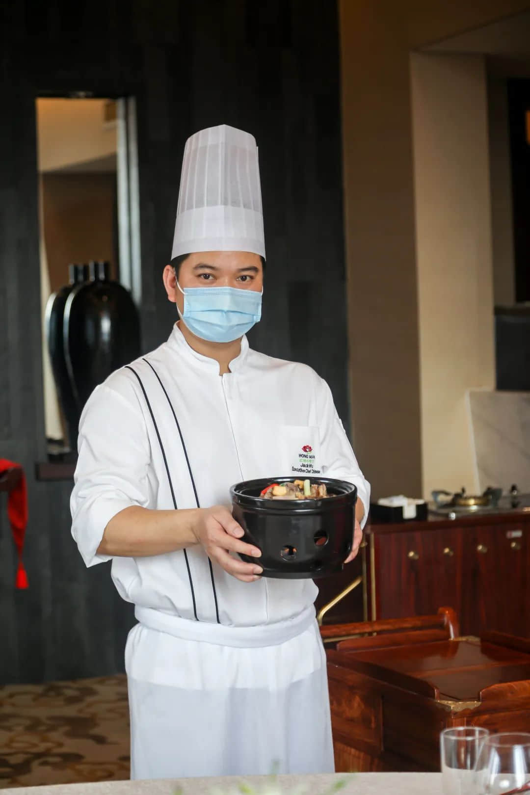 廣東人的餐桌禮儀：不僅要尊重人，也要尊重食物