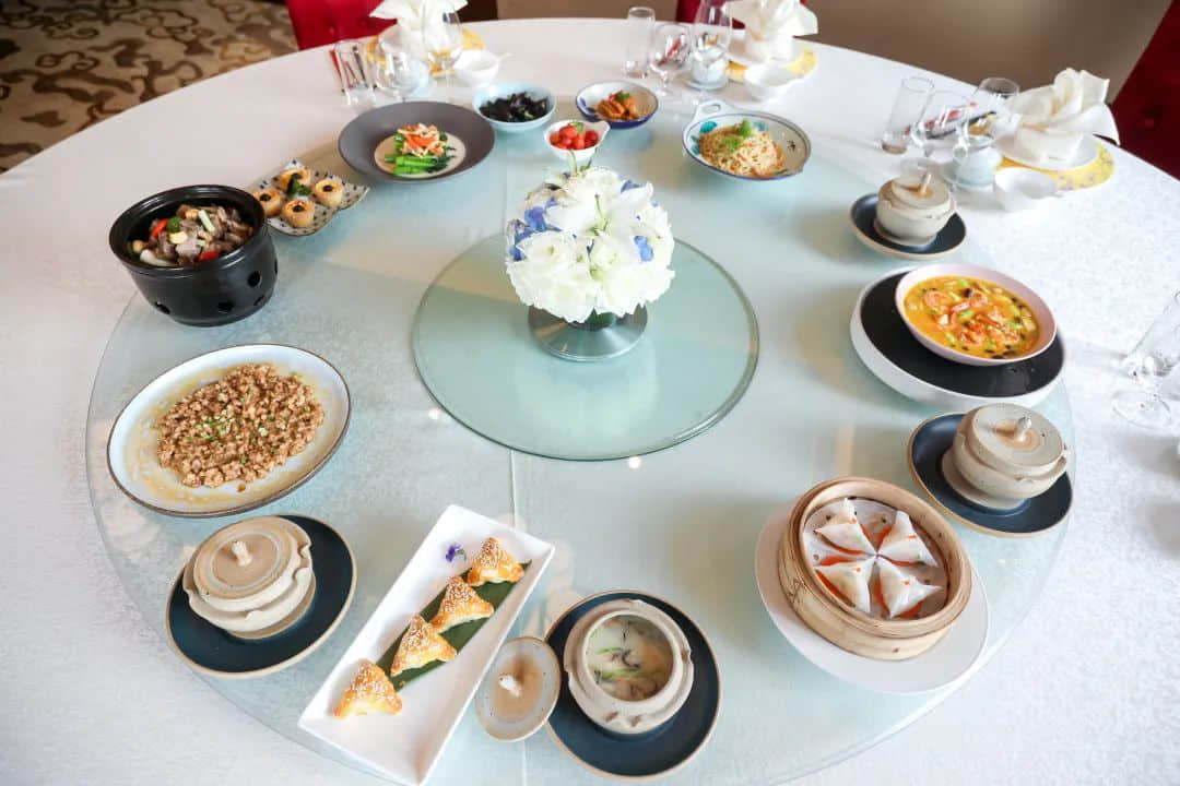 廣東人的餐桌禮儀：不僅要尊重人，也要尊重食物
