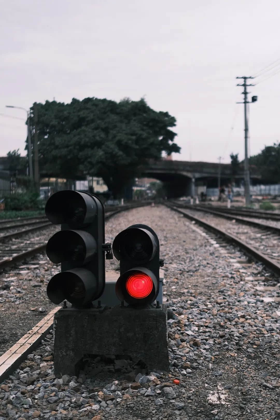 時(shí)光被凝固了的石圍塘火車站 時(shí)光被凝固了的石圍塘火車站