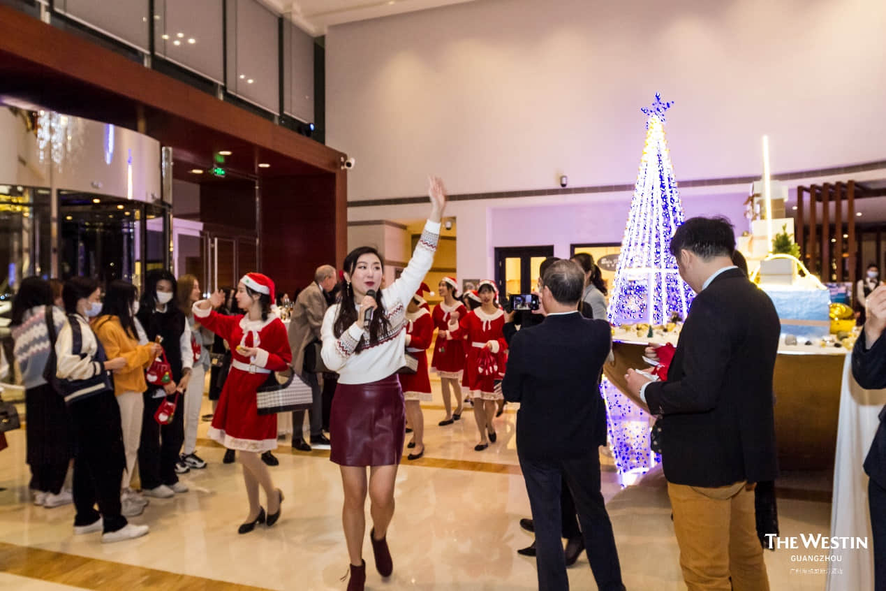 酒店市場(chǎng)銷售部同事傾情演唱
