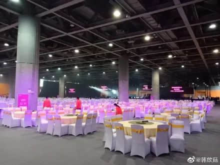 “為年會奮不顧身的我，穿上了老婆的蓬蓬裙......”