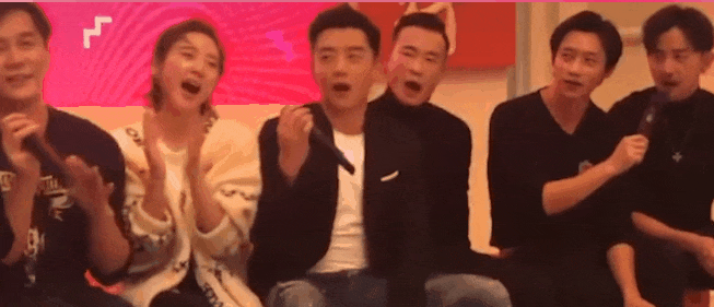 “為年會奮不顧身的我，穿上了老婆的蓬蓬裙......”