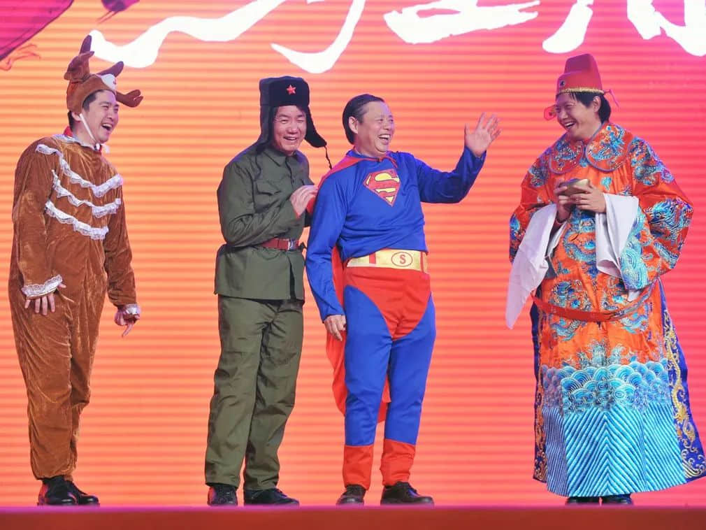 “為年會奮不顧身的我，穿上了老婆的蓬蓬裙......”