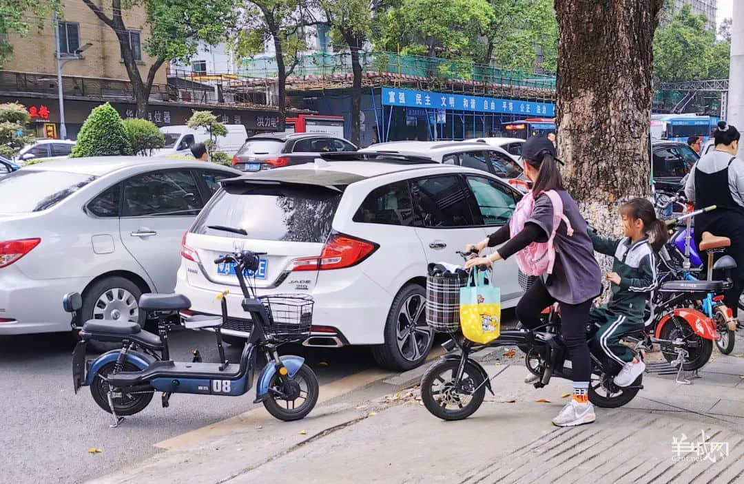 電動(dòng)單車(chē)的快樂(lè)，廣州交通的痛點(diǎn)