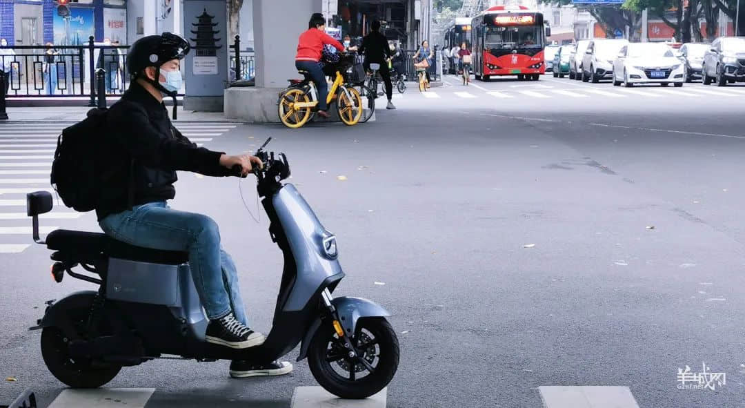 電動(dòng)單車(chē)的快樂(lè)，廣州交通的痛點(diǎn)