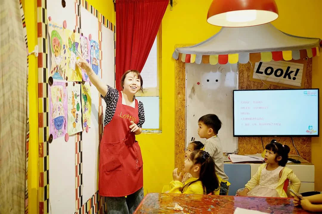 教育內(nèi)卷時代，廣美畢業(yè)的她卻選擇教孩子如何感受美