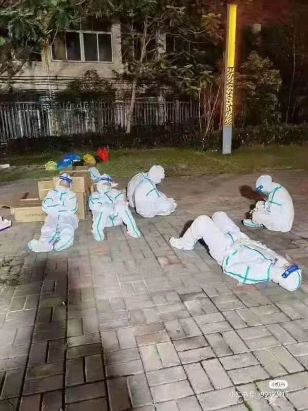昨夜奇跡，上下九重現(xiàn)人山人海光輝歲月??？