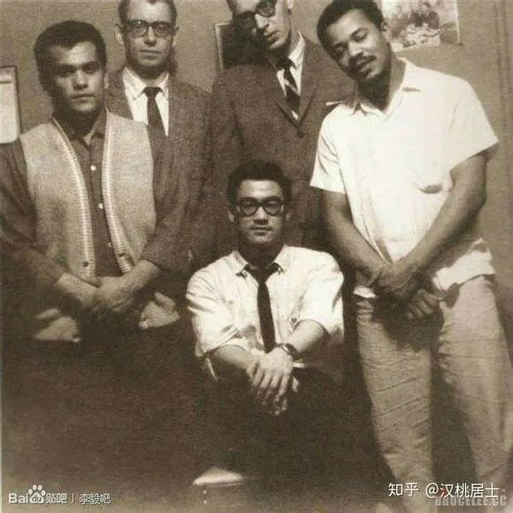 同是外籍華裔明星，吳亦凡活成笑話，李小龍依然不朽