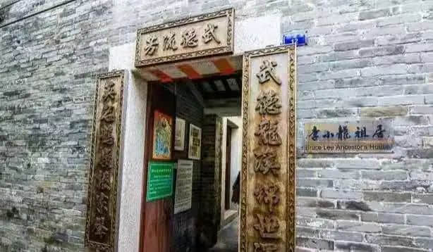 同是外籍華裔明星，吳亦凡活成笑話，李小龍依然不朽
