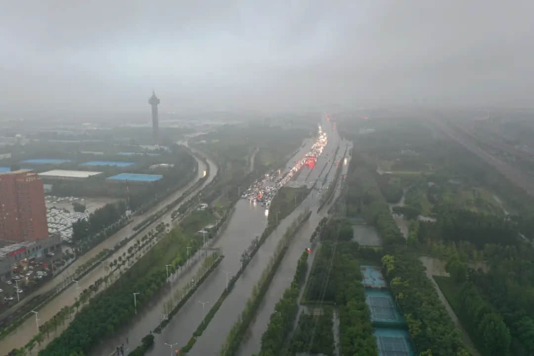 七省馳援！河南暴雨救援電話+緊急求助通道，請擴散！