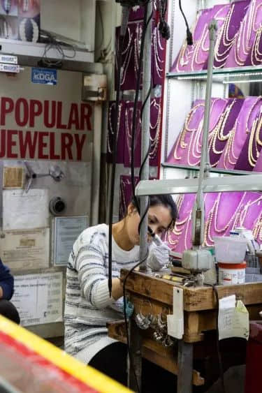 廣東大媽開掛人生：靠金鏈稱霸美國嘻哈圈，還被碧昂絲叫媽媽！