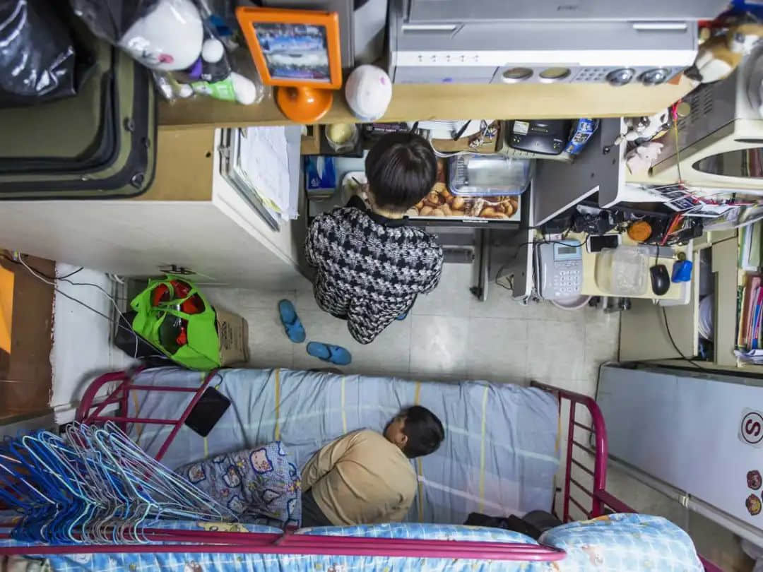 廣東大媽開掛人生：靠金鏈稱霸美國嘻哈圈，還被碧昂絲叫媽媽！
