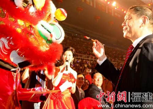 2009年9月，陳江和在北京市政府舉辦的“水立方”捐建答謝晚會(huì)上為舞獅點(diǎn)睛