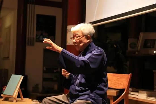 香港粵語(yǔ)新聞節(jié)目為什么會(huì)把“時(shí)間”讀成“時(shí)艱”？