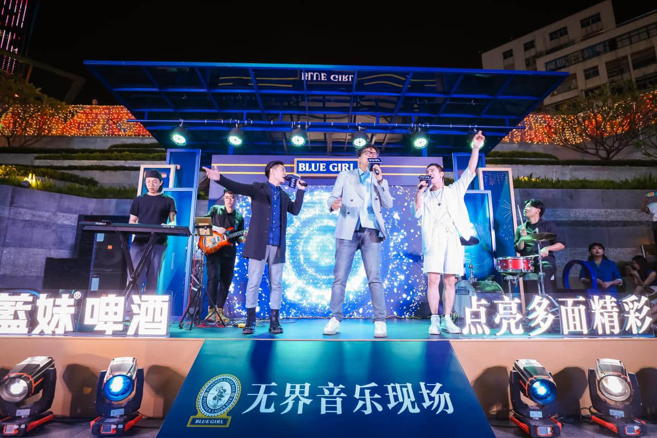 （從左至右：WCOPA星推官羅鈞滿先生，WCOPA中國賽區(qū)主席林健華先生和WCOPA中國夢(mèng)之隊(duì)隊(duì)長奕凱先生出席現(xiàn)場(chǎng)并同臺(tái)演出）