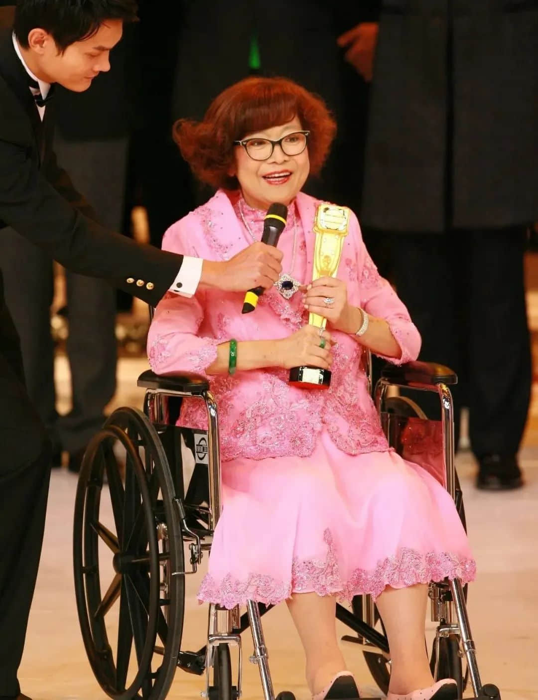 沈殿霞逝世14年后登上谷歌首頁：誰說肥就不能成為女神？