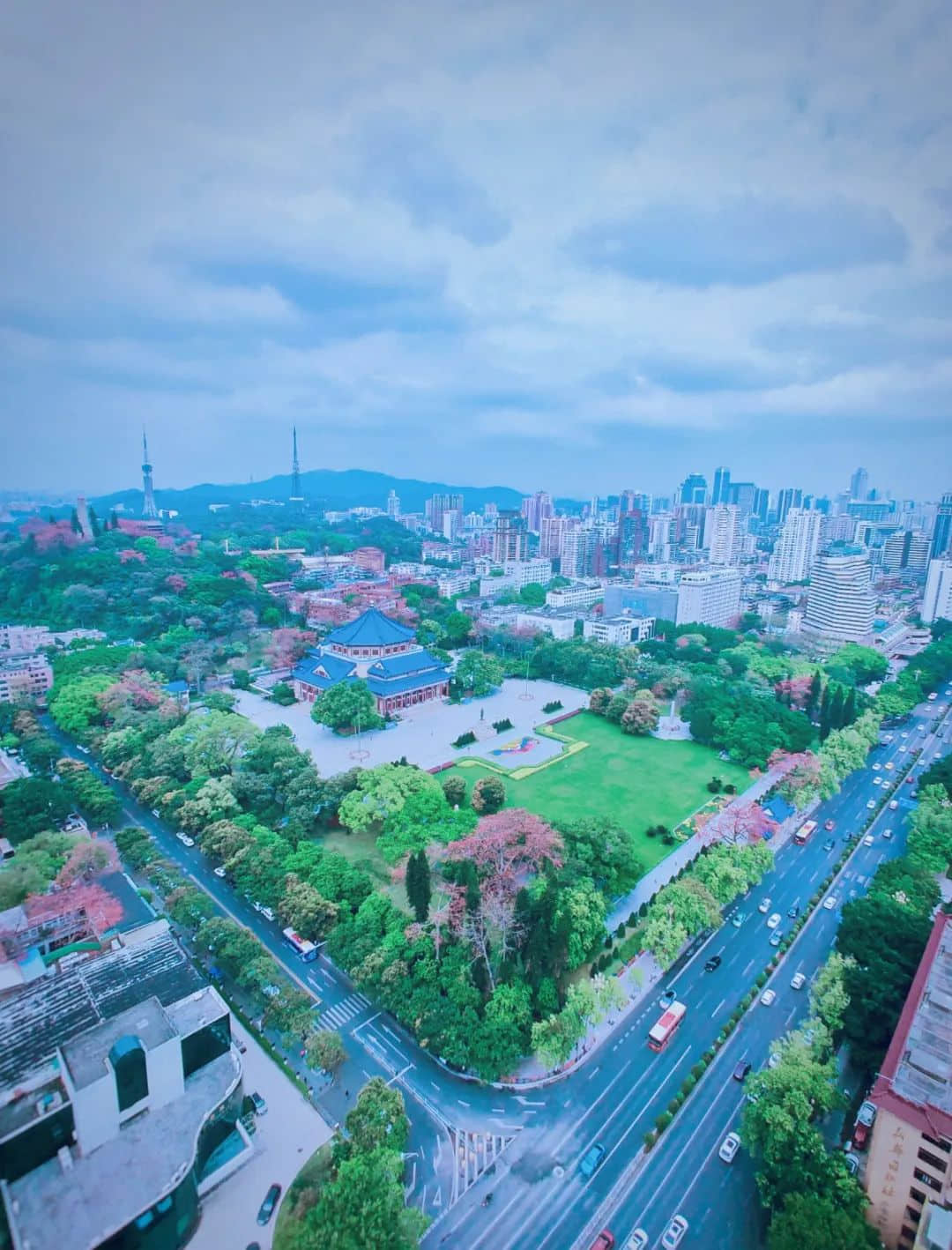 十贊英雄花，鉤沉陳恭伊 || 李建輝