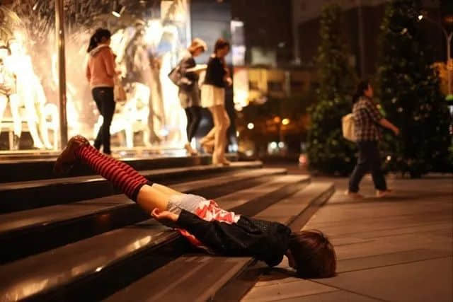 粵語趣談：仆街有幾個意思？