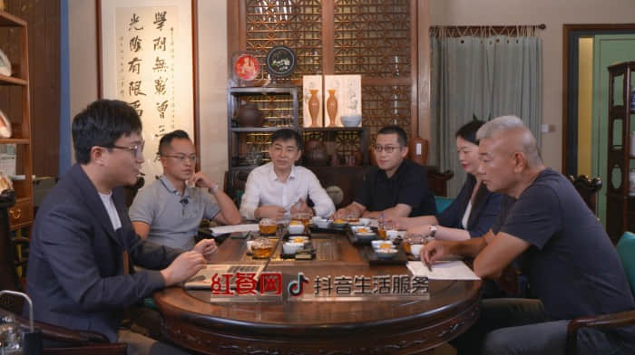 (圖示為:“共話”圓桌會活動直播現(xiàn)場圖)