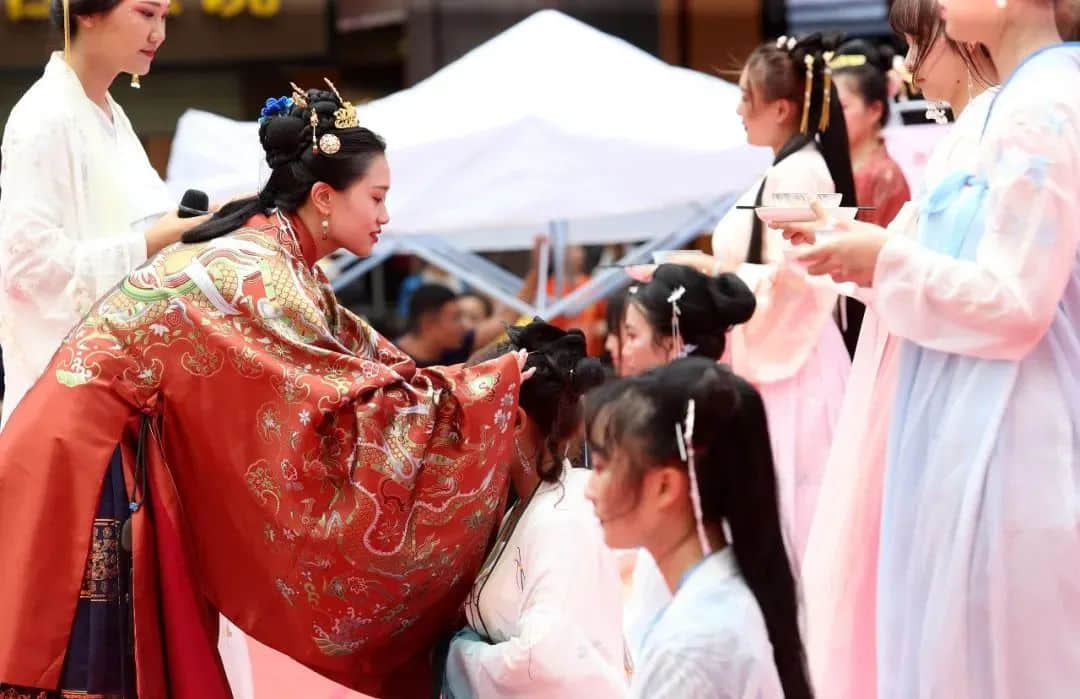 中國人一年究竟要過多少個情人節(jié)？