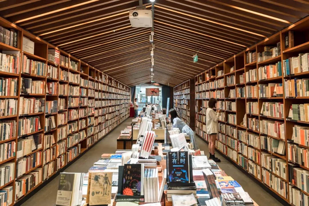 “倒下”的書店 “倒下”的書店
