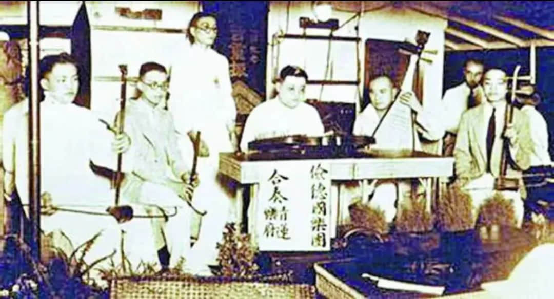 多面手梁健的老廣州風(fēng)情對(duì)聯(lián) || 荔人行 多面手梁健的老廣州風(fēng)情對(duì)聯(lián) || 荔人行