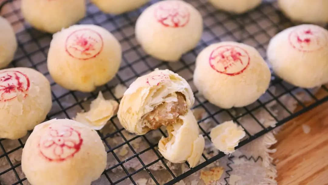 廣東網(wǎng)友：不配刀叉的月餅，就像失去靈魂的軀殼