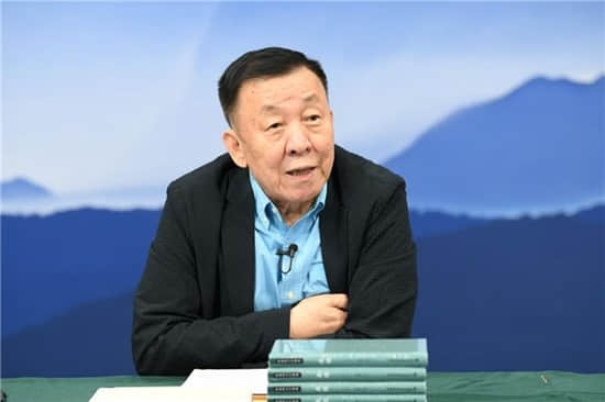 中華文化促進(jìn)會主席、《今注本二十四史》出品人王石作小結(jié)發(fā)言
