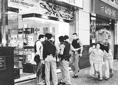 咪郁！打劫！香港的鐘表金鋪為何總是劫案頻頻？
