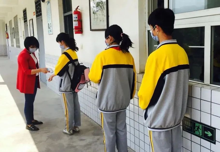 芳村某中學(xué)發(fā)生校園霸凌事件，誰來保護“少年的你”？