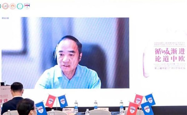 （ 中華醫(yī)學會呼吸病學分會哮喘學組副組長、華中科技大學附屬同濟醫(yī)院劉輝國教授 ）
