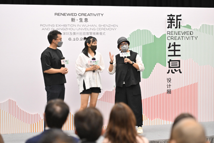 項目總監(jiān)及策展人周婉美女士與設(shè)計師黃琪女士、張凱琨先生分享疫后設(shè)計心得(右起)