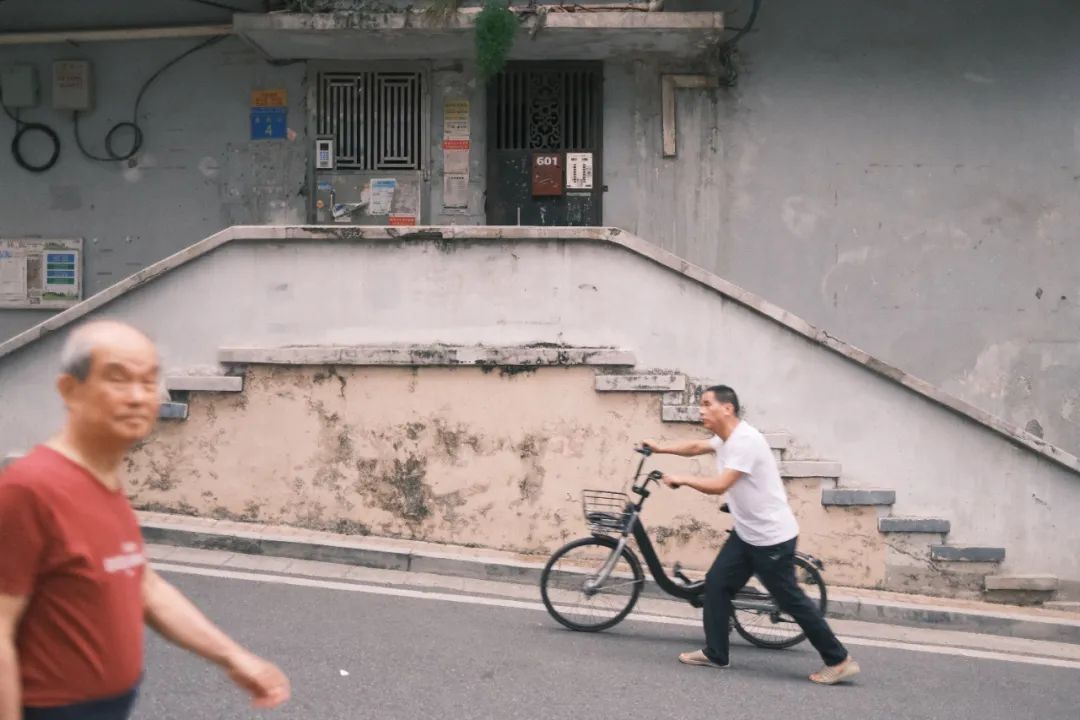 象崗山不是“小重慶”，她只是凝固了的舊廣州……
