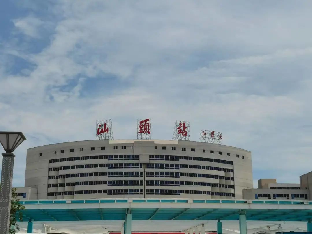 疫情下的大學(xué)生：封了，也“瘋”了？