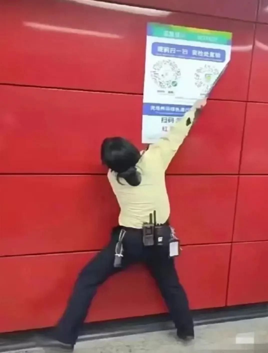防疫政策劇變下的廣州人：兩周前囤菜，兩周后囤藥