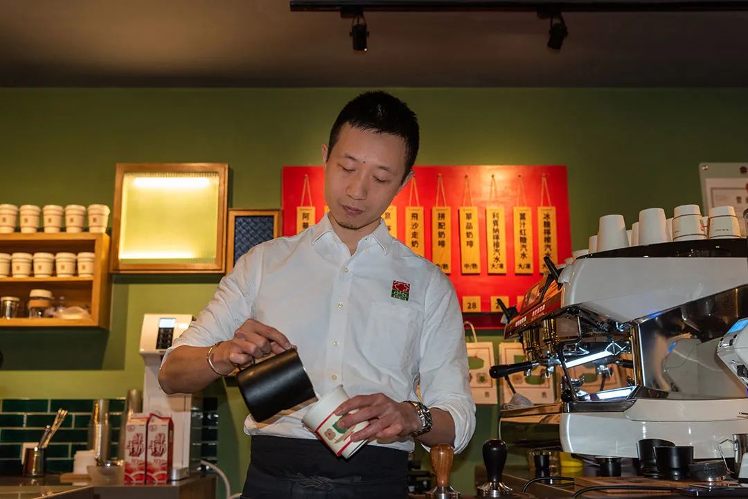 疫情反復(fù)暴擊餐飲業(yè)，但廣州的咖啡店為何越開(kāi)越多？