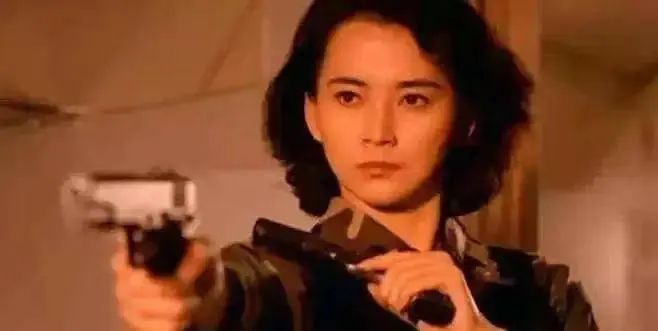 楊紫瓊金球封后：“打女”為何更難成名？