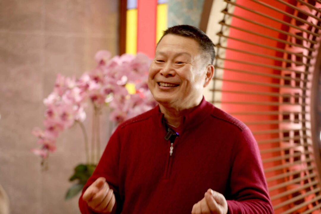廣府文化學(xué)者饒?jiān)? width=