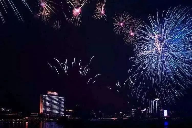 春節(jié)解禁煙花爆竹，是找回年味還是增加隱患？