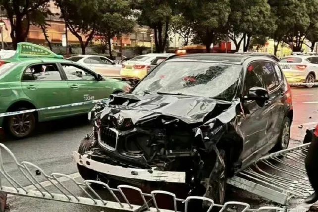 天河寶馬男撞人事件：究竟是交通肇事，還是無(wú)差別殺人？