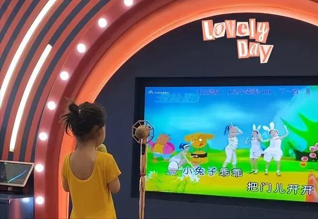 禁止未成年人進入KTV，是合理保護還是矯枉過正？