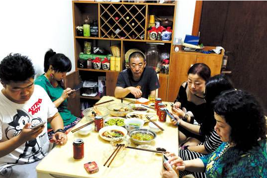 疫情防控松綁后，春節(jié)的年味就能回來了嗎？