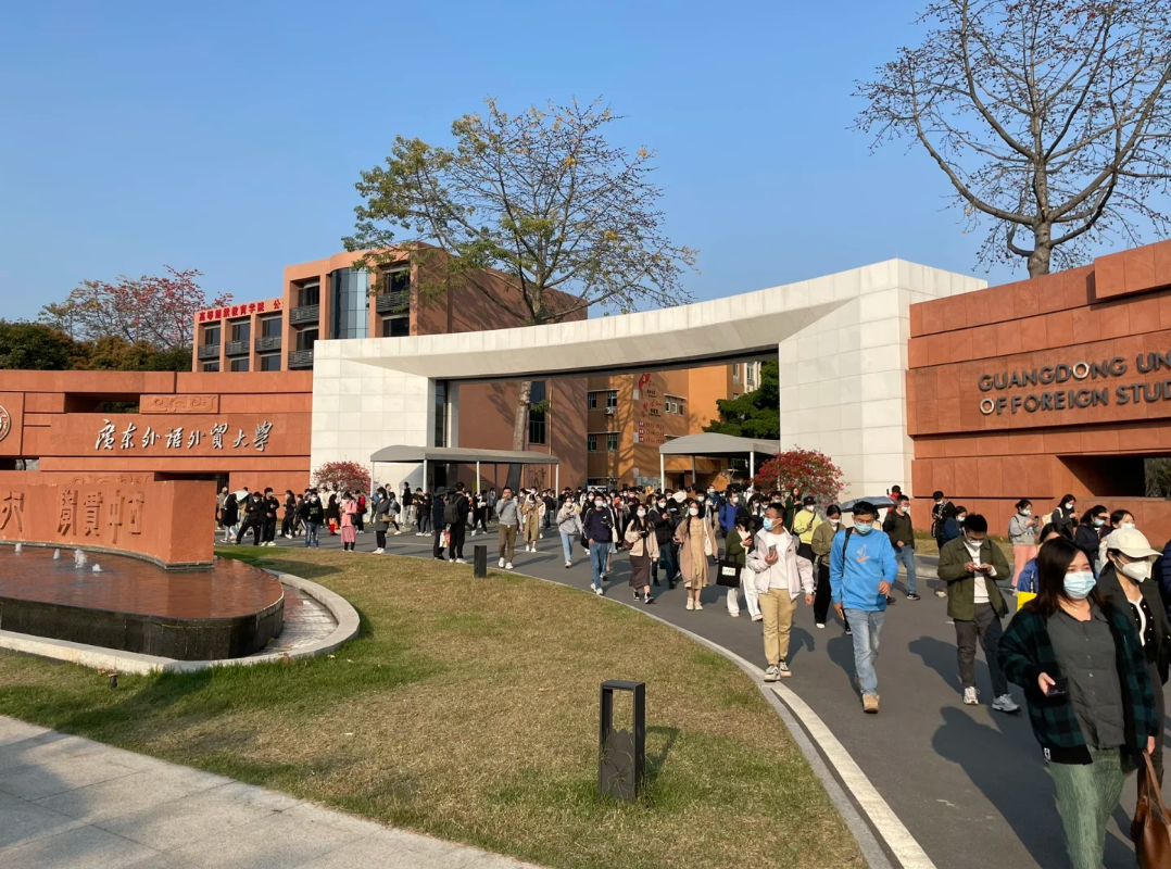 地鐵爆棚之謎：廣州最近點解會咁多人??？