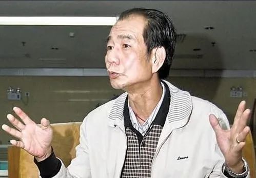 廣州區(qū)伯肺癌病重:一位飽受爭議的公民逐漸被遺忘 廣州區(qū)伯肺癌病重:一位飽受爭議的公民逐漸被遺忘