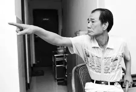廣州區(qū)伯肺癌病重:一位飽受爭議的公民逐漸被遺忘 廣州區(qū)伯肺癌病重:一位飽受爭議的公民逐漸被遺忘